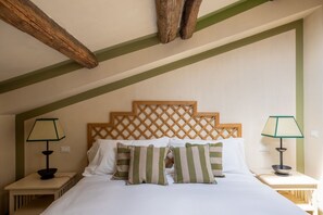 2 bedrooms, WiFi, bed sheets - iFlat | Penthouse with amazing view of Rome (Roma)