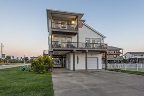 Exterior - On the Bay | Hot Tub | Pet Friendly (Galveston)