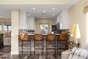 Interior - On the Bay | Hot Tub | Pet Friendly (Galveston)