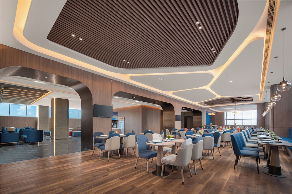 Holiday Inn Express Nanjing Jiangbei Wonhall Mall, an IHG Hotel photo 4