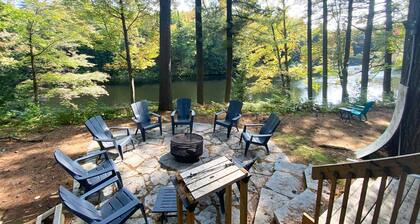 Waterfront Oasis | Huge Dock | Firepit | Muskoka Room