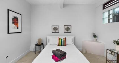Cozy Escape for 2 in Condado â 9 Mins to Airport