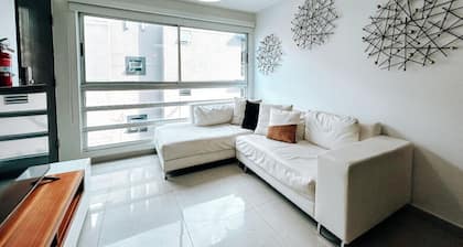 Bright, Comfy Apt @ Miramar