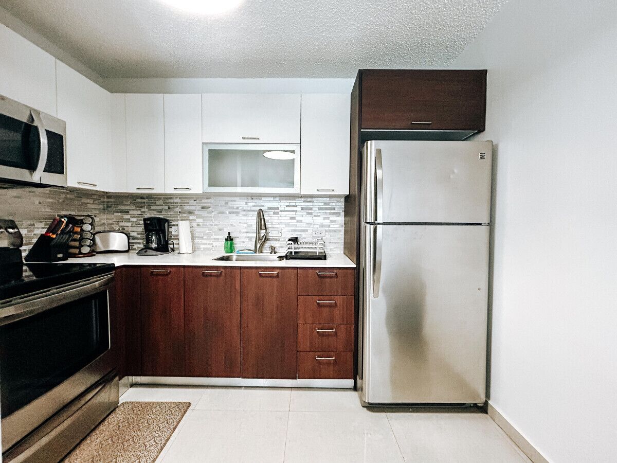 Fridge, microwave, oven, stovetop