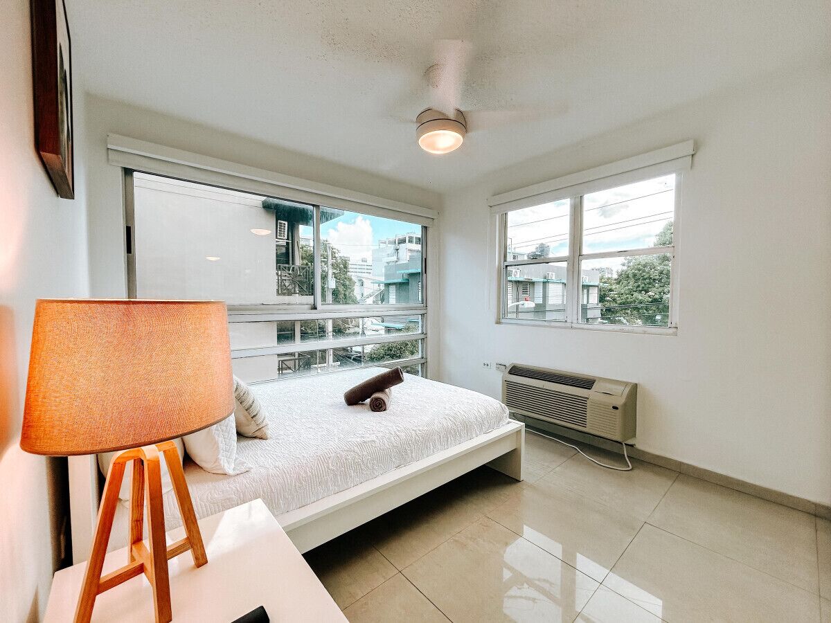 2 bedrooms, travel crib, free WiFi, bed sheets