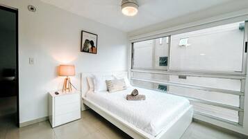 2 bedrooms, travel crib, free WiFi, bed sheets