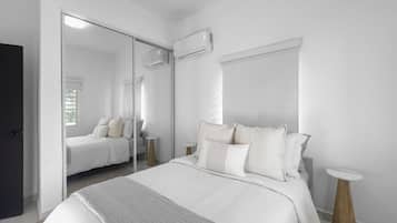 2 bedrooms, desk, travel crib, free WiFi