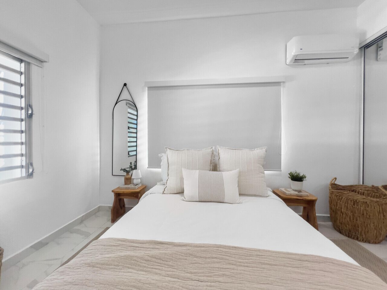 2 bedrooms, desk, travel crib, free WiFi