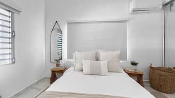 2 bedrooms, desk, travel crib, free WiFi