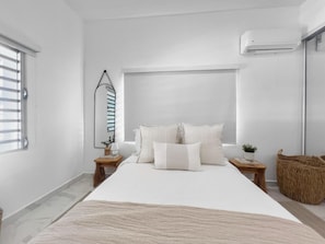 2 bedrooms, desk, travel cot, free WiFi
