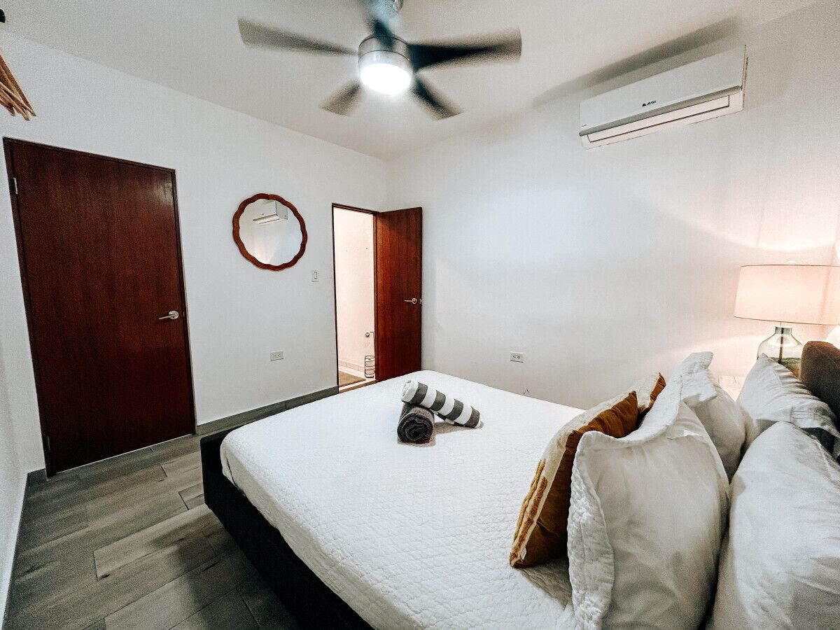 2 bedrooms, travel crib, free WiFi, bed sheets