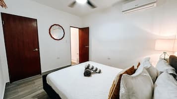 2 bedrooms, travel crib, free WiFi, bed sheets