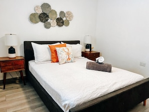 2 bedrooms, travel cot, free WiFi, bed sheets