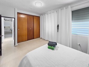 3 Schlafzimmer, Reisekinderbett, kostenloses WLAN, Bettwäsche