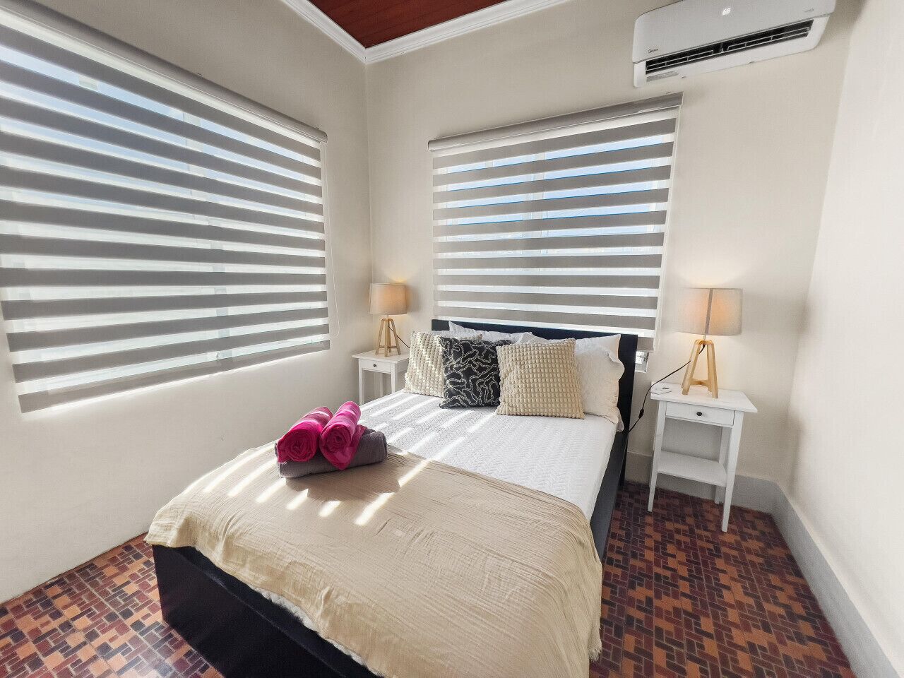 2 bedrooms, desk, travel crib, free WiFi