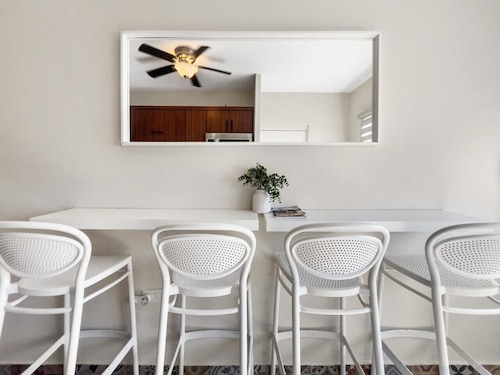 Comfy & Bright Apt @ Calle Loiza - Walk to Beach