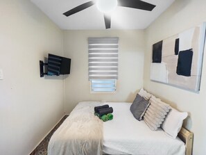2 bedrooms, desk, travel cot, free WiFi