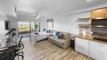 Desk, travel crib, free WiFi, bed sheets