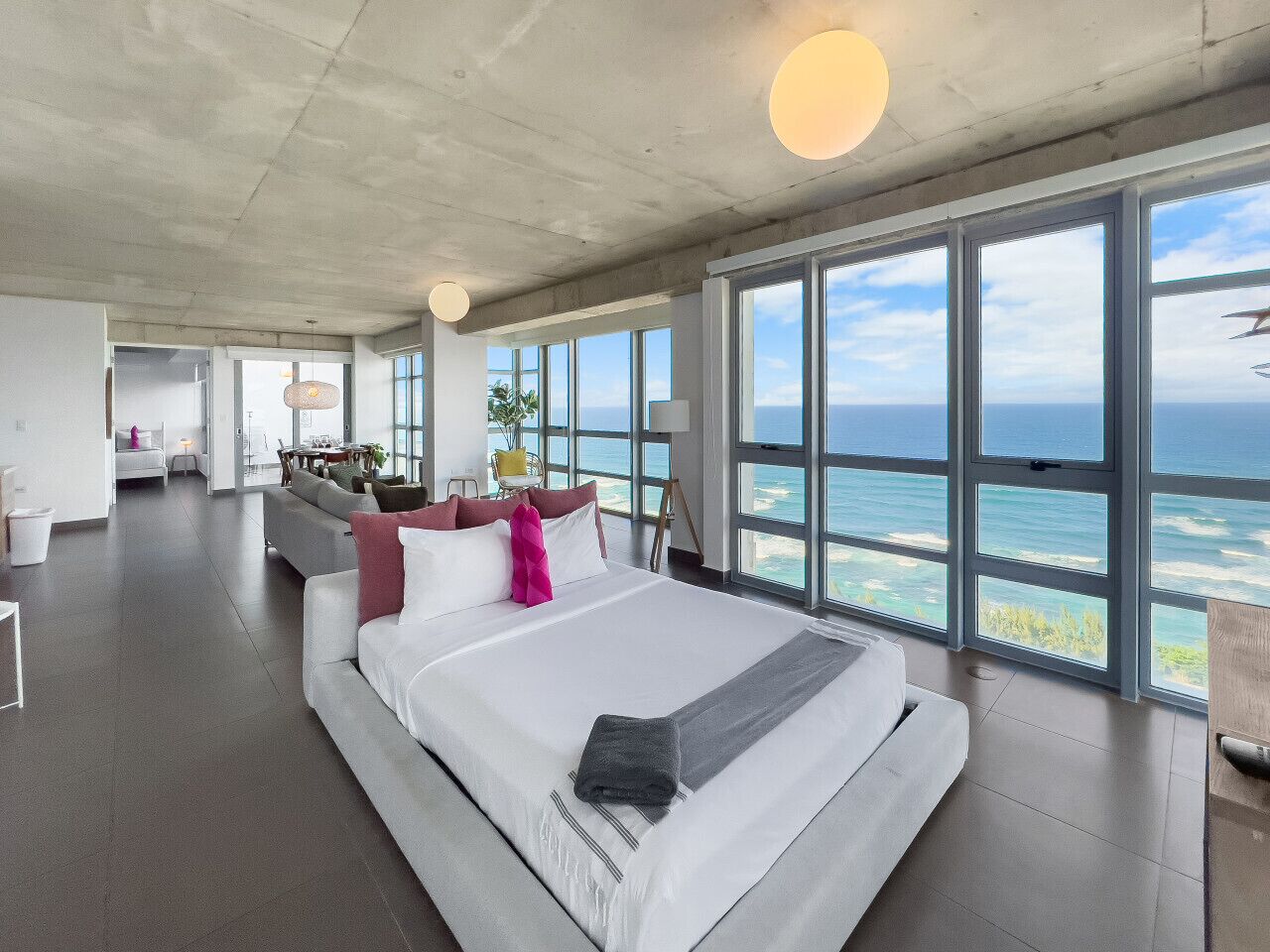 Desk, travel crib, free WiFi, bed sheets