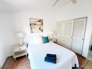 2 quartos, berço de viagem, Wi-Fi de cortesia, roupa de cama