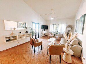 Smart TV - Hidden Gem 💎 @ Palmas Del Mar w/ View of Marina (Palmas del Mar)