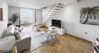 Modern Loft Style Apt w/ Beautiful View w/ Pool