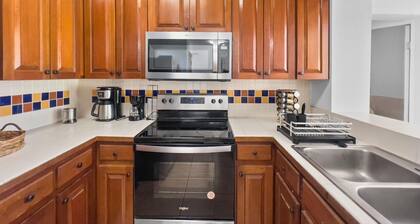 Oasis Beach Apt in Palmas del Mar w/ Pool & Views