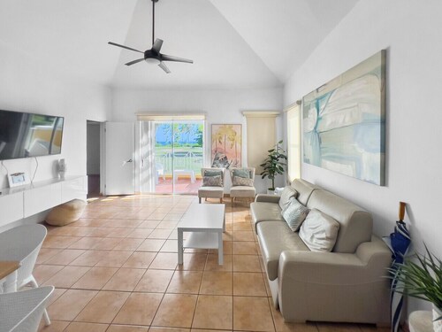 Oasis Beach Apt in Palmas del Mar w/ Pool & Views