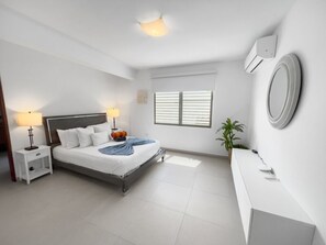 4 室のベッドルーム、デスク、旅行用ベビーベッド、WiFi (無料)