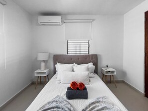 4 Schlafzimmer, Schreibtisch, Reisekinderbett, kostenloses WLAN
