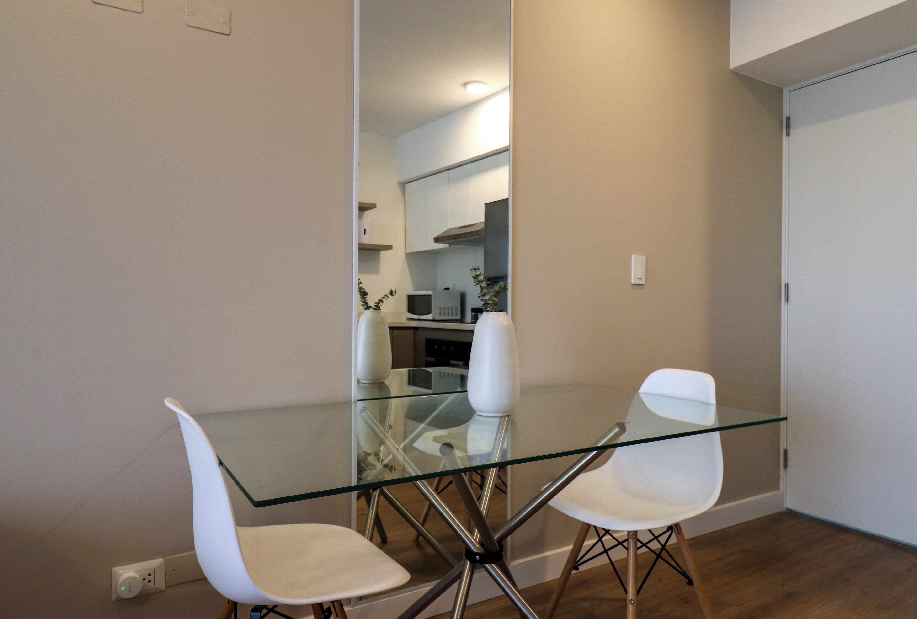 Apartamento | Zona de estar | Smart TV de 40 pulgadas con canales por cable