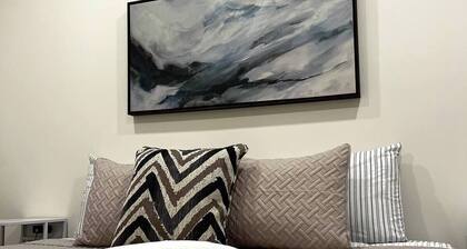 Trendy East York Apartment Near Fairgrounds