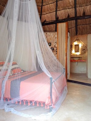 Melipona | Individually decorated, individually furnished, desk, laptop workspace - Hotel y Museo Aldea Maya Toktli Orígenes (Izamal)
