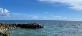 Steps from Beach, private pool and Wifi