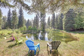 Property grounds - Eureka Vacation Rental: Steps to Creek & Fishing! (Eureka)