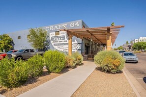 Exterior - Casa Puerta Azul-Best Location! (Chandler)