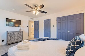 4 bedrooms, iron/ironing board, WiFi, bed sheets