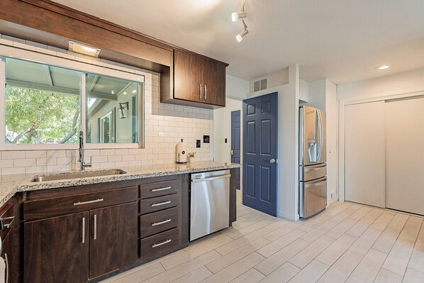 Microwave, oven, stovetop, dishwasher