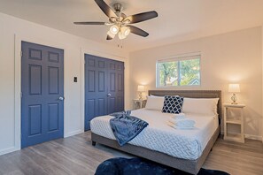 4 bedrooms, iron/ironing board, WiFi, bed sheets