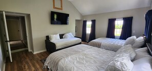 3 bedrooms, desk, free WiFi, bed sheets