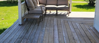 15 minutes from Kings Island! Spacious farmhouse that sleeps up to 11!