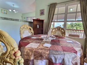 Dining - Mountain View In Town With King Suite (Midterm Available) (San Ignacio)