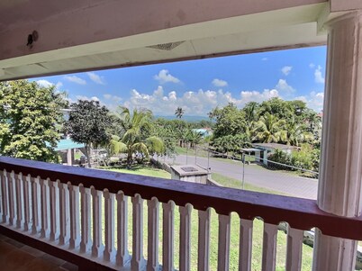 Mountain View In Town With King Suite (Midterm Available)