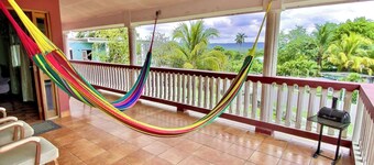 Mountain View In Town With King Suite (Midterm Available)