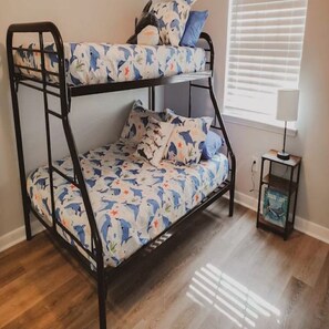 2 habitaciones, wifi gratis y ropa de cama 