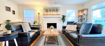 Serene 2BR Bungalow - Parking + Laundry + Sleep 6
