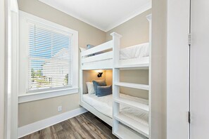 3 quartos, ferros/tábuas de passar roupa, Wi-Fi de cortesia