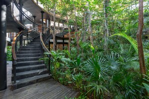 Property grounds - 5 Star Luxury Condo, Rooftop Bar, King Bed, A/C, Cenote Pool (Tulum)