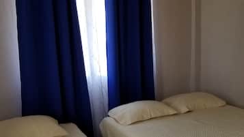3 bedrooms, in-room safe, desk, iron/ironing board