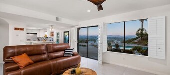 Central Location, Spectacular Views, Pool, Hottub